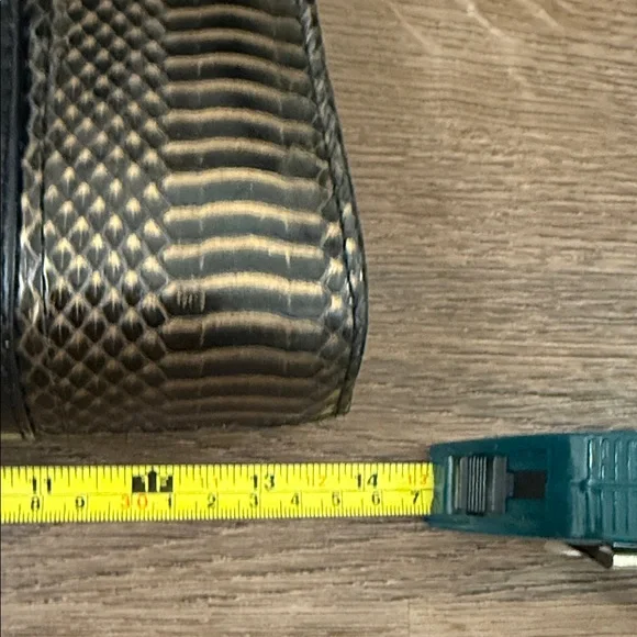 Vintage J.Renee Black and Tan Snakeskin Clutch - Picture 7 of 8